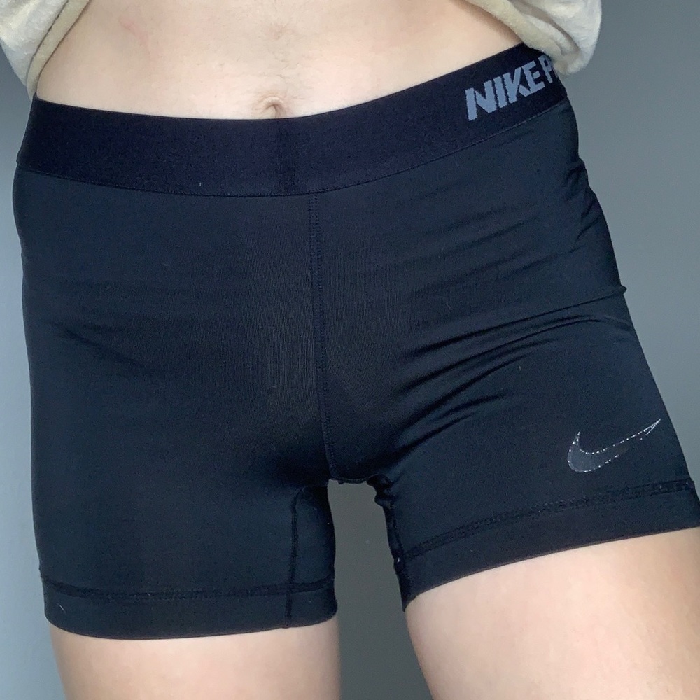 Black Nike pro spandex